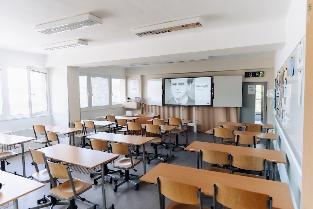 dálkové maturitní a výuční studium